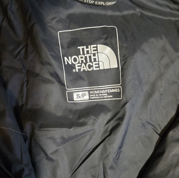 The North Face Black Puffer Jacket with Quilted Design - Picture 2 of 4